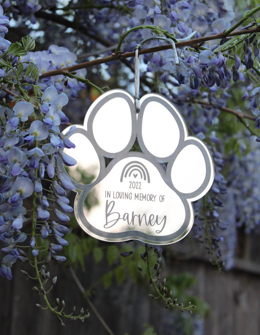 Outdoor paw garden memorial plaque